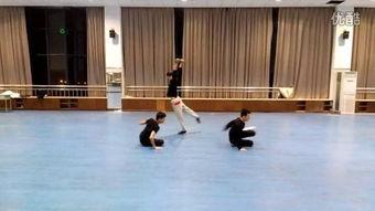 三人舞蹈视频大全